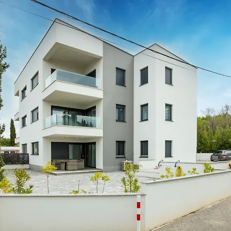Muzini Apartment *