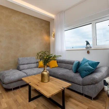Muzini Apartament *