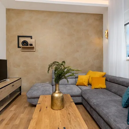 Muzini Apartman *